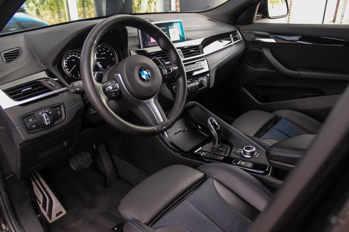 sDrive20i High Executive Edition | M-sport | Driving Assistant Plus | Camera | Apple Carplay | File assistent | Active cruise control | Park Assistant | DAB | Sportstoelen | LED