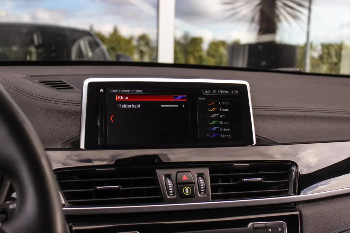 sDrive20i High Executive Edition | M-sport | Driving Assistant Plus | Camera | Apple Carplay | File assistent | Active cruise control | Park Assistant | DAB | Sportstoelen | LED