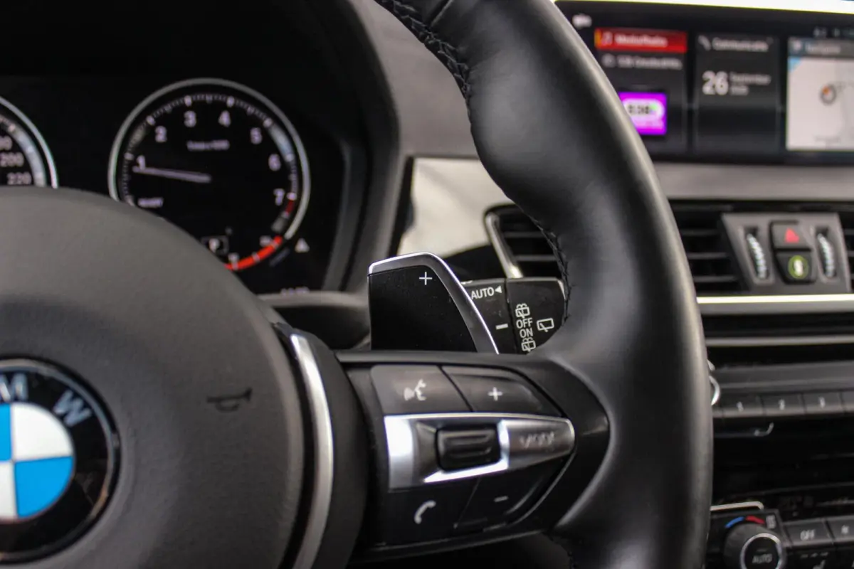 sDrive20i High Executive Edition | M-sport | Driving Assistant Plus | Camera | Apple Carplay | File assistent | Active cruise control | Park Assistant | DAB | Sportstoelen | LED