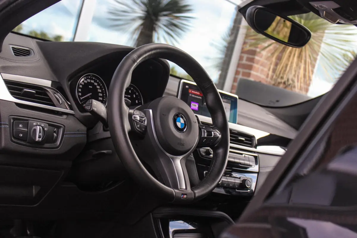 sDrive20i High Executive Edition | M-sport | Driving Assistant Plus | Camera | Apple Carplay | File assistent | Active cruise control | Park Assistant | DAB | Sportstoelen | LED