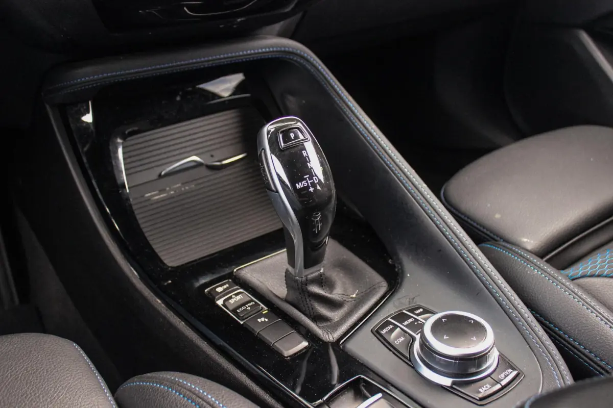 sDrive20i High Executive Edition | M-sport | Driving Assistant Plus | Camera | Apple Carplay | File assistent | Active cruise control | Park Assistant | DAB | Sportstoelen | LED