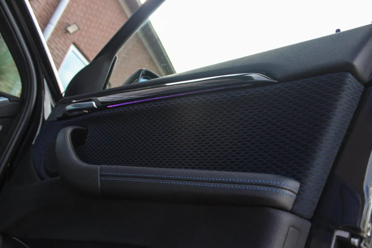 sDrive20i High Executive Edition | M-sport | Driving Assistant Plus | Camera | Apple Carplay | File assistent | Active cruise control | Park Assistant | DAB | Sportstoelen | LED