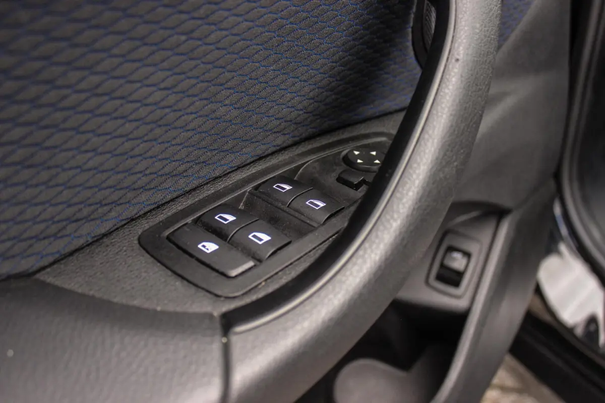 sDrive20i High Executive Edition | M-sport | Driving Assistant Plus | Camera | Apple Carplay | File assistent | Active cruise control | Park Assistant | DAB | Sportstoelen | LED