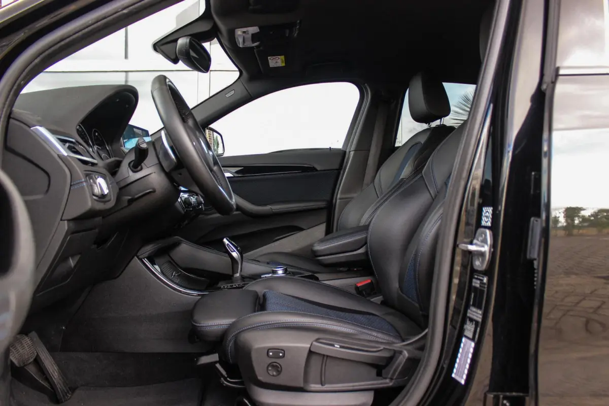 sDrive20i High Executive Edition | M-sport | Driving Assistant Plus | Camera | Apple Carplay | File assistent | Active cruise control | Park Assistant | DAB | Sportstoelen | LED