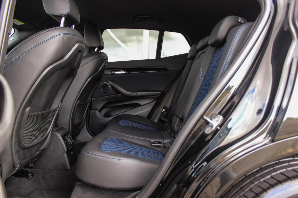 sDrive20i High Executive Edition | M-sport | Driving Assistant Plus | Camera | Apple Carplay | File assistent | Active cruise control | Park Assistant | DAB | Sportstoelen | LED