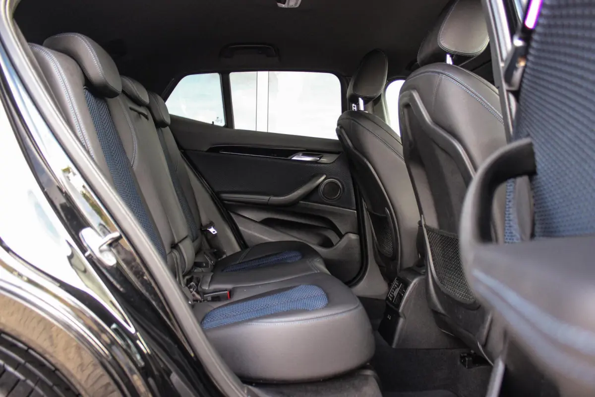sDrive20i High Executive Edition | M-sport | Driving Assistant Plus | Camera | Apple Carplay | File assistent | Active cruise control | Park Assistant | DAB | Sportstoelen | LED