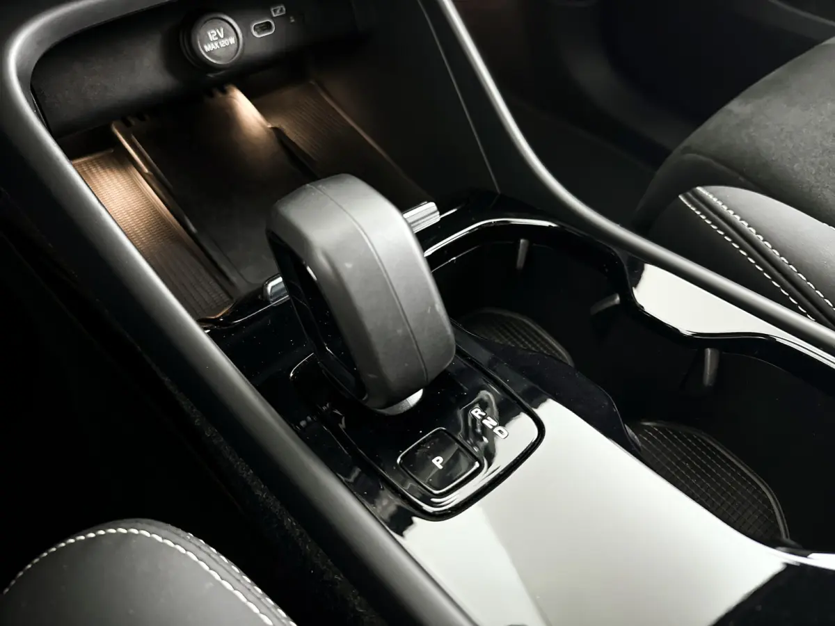 Recharge Ultimate 69 kWh | SOH 95% | Panoramadak | 360° camera | Harman Kardon | Stoel- en stuurverwarming