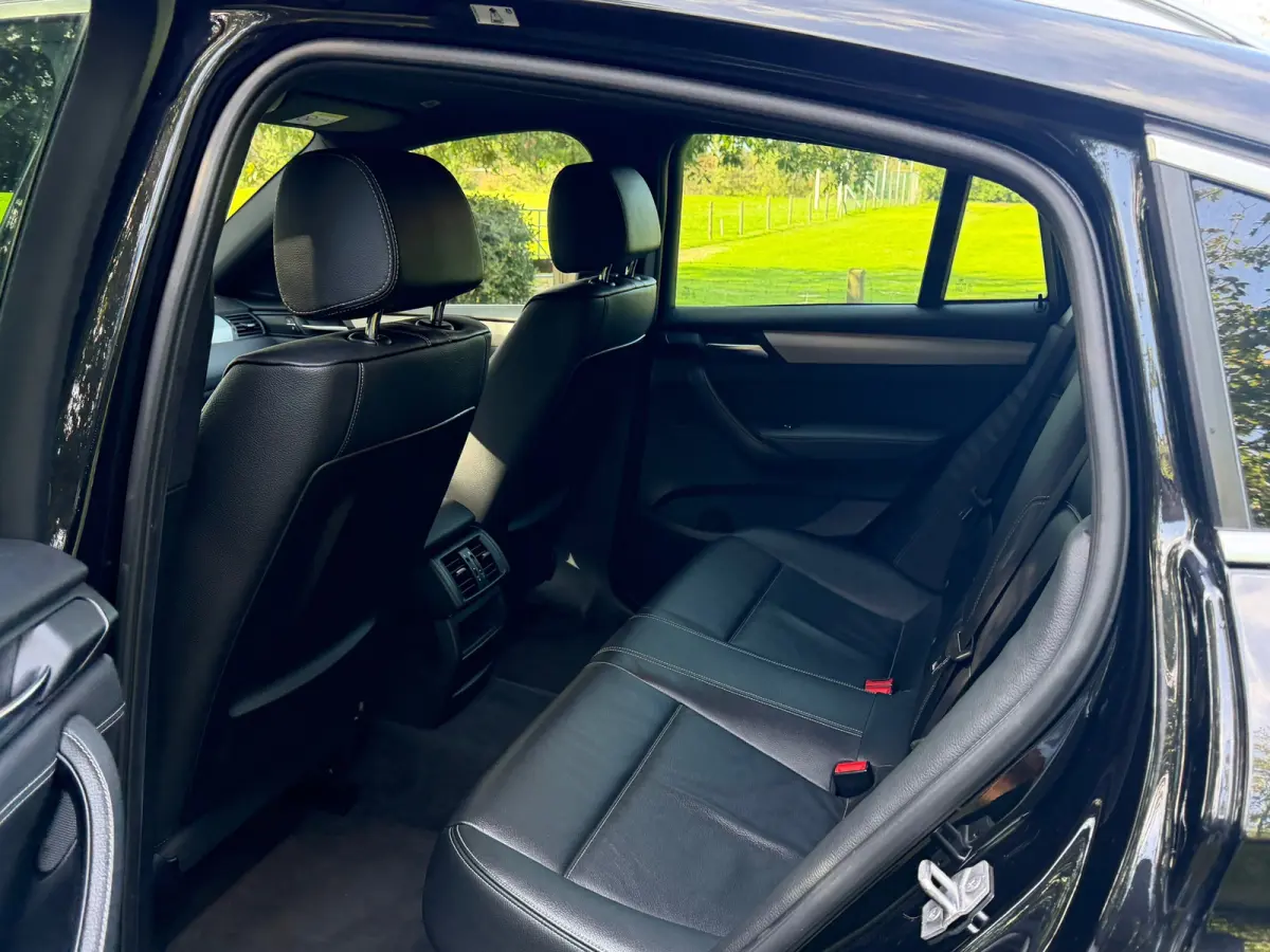 XDrive20i High Executive |M-Pakket + Lederbekleding + Trekhaak |