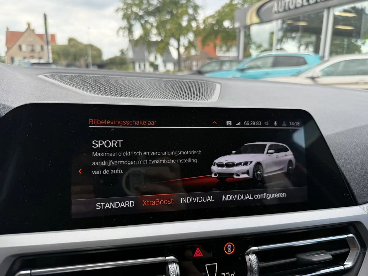 330e High Executive | LASER LED | 19 " |  CAMERA | HEAD-UP | ELEKTR KLEP | NAVI | CARPLAY |