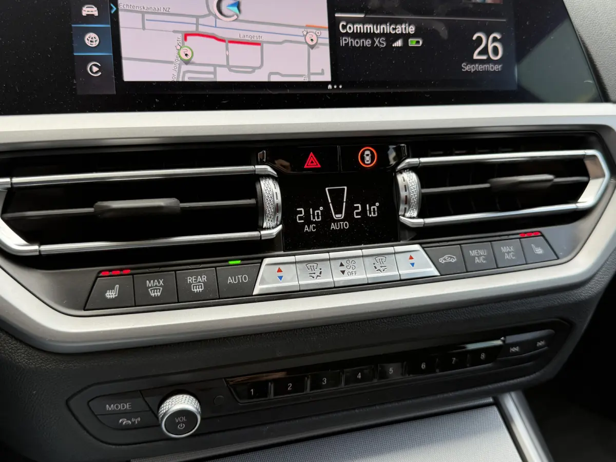 330e High Executive | LASER LED | 19 " |  CAMERA | HEAD-UP | ELEKTR KLEP | NAVI | CARPLAY |
