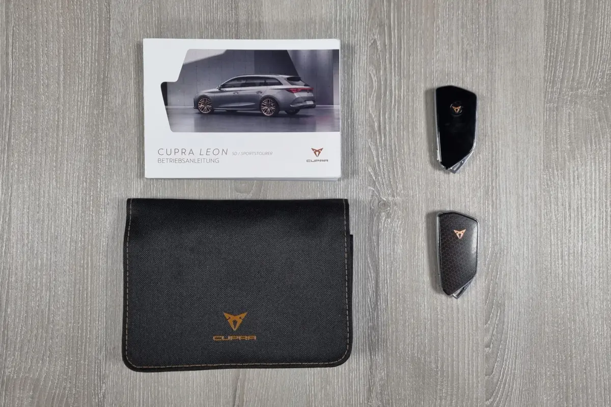 1.4 e-Hybrid 245pk VZ, Panoramadak, Carplay, Stoel & Stuurverwarming, Camera, Adaptive Cruise, Keyless.