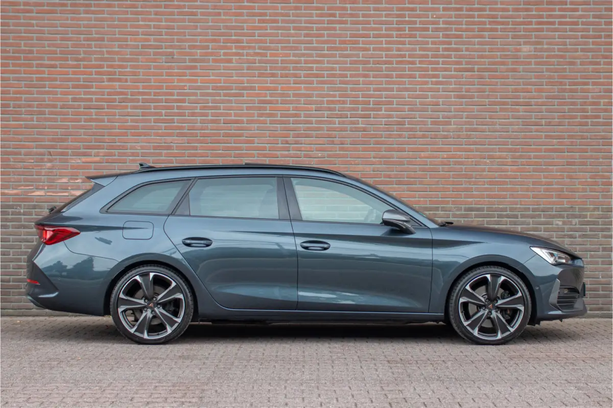 1.4 e-Hybrid 245pk VZ, Panoramadak, Carplay, Stoel & Stuurverwarming, Camera, Adaptive Cruise, Keyless.