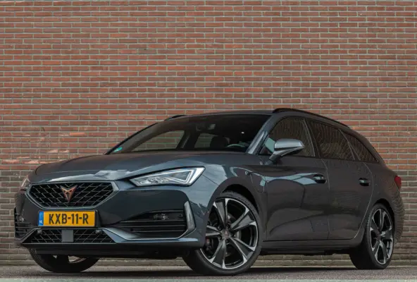 1.4 e-Hybrid 245pk VZ, Panoramadak, Carplay, Stoel & Stuurverwarming, Camera, Adaptive Cruise, Keyless.