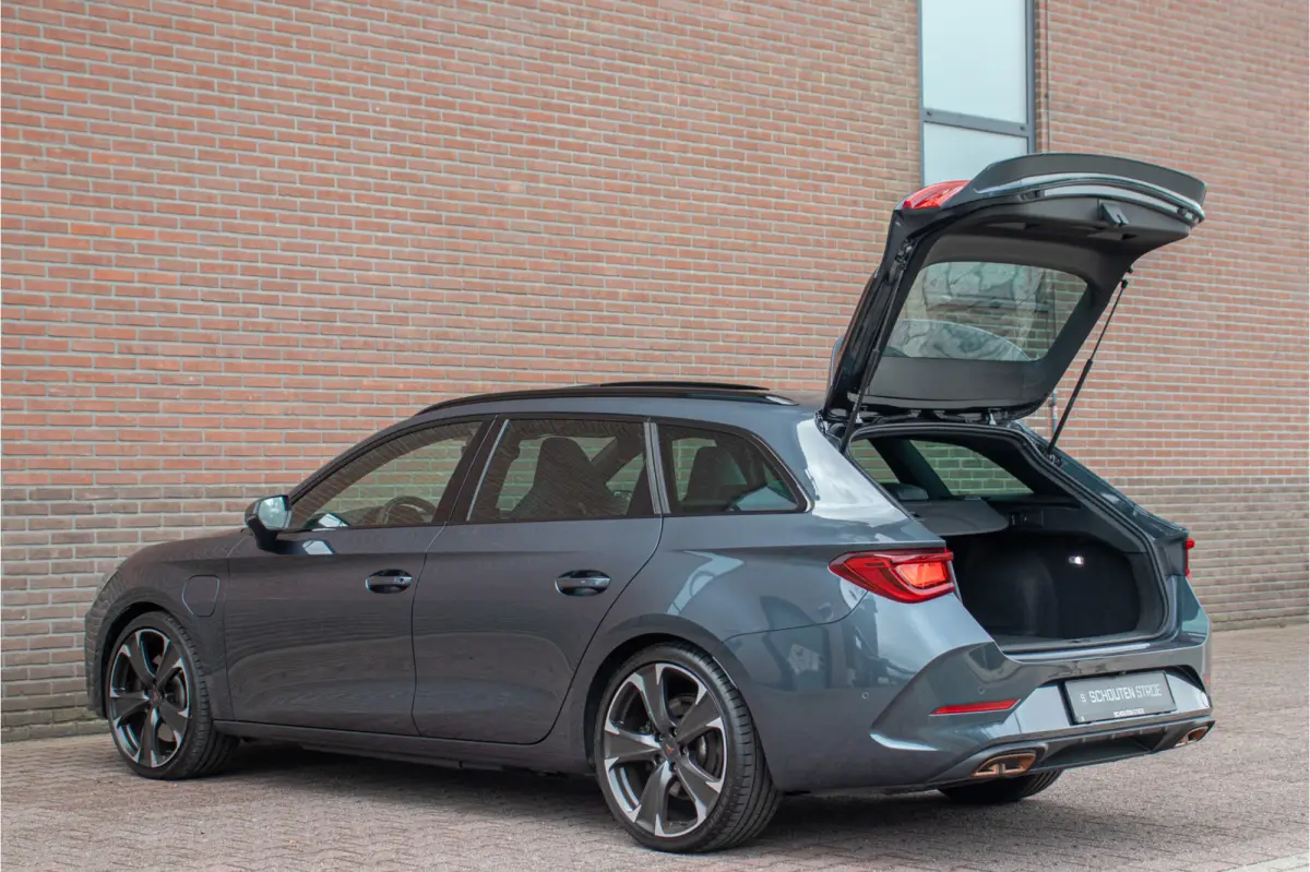 1.4 e-Hybrid 245pk VZ, Panoramadak, Carplay, Stoel & Stuurverwarming, Camera, Adaptive Cruise, Keyless.