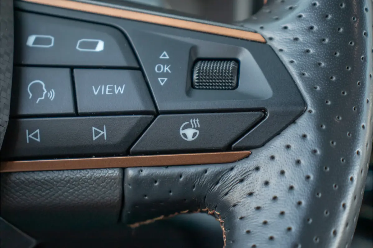 1.4 e-Hybrid 245pk VZ, Panoramadak, Carplay, Stoel & Stuurverwarming, Camera, Adaptive Cruise, Keyless.