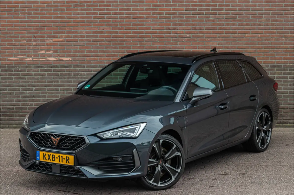 1.4 e-Hybrid 245pk VZ, Panoramadak, Carplay, Stoel & Stuurverwarming, Camera, Adaptive Cruise, Keyless.