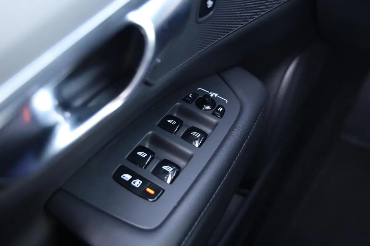 2.0 T6 Plug-in hybrid AWD Essential Bright|Apple carplay|Navi|Automaat|