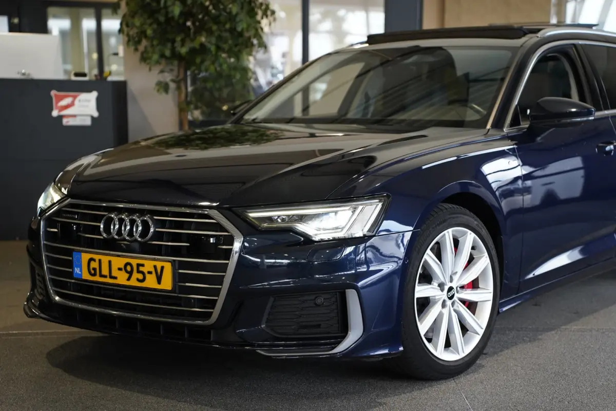 55 TFSI e quattro 367PK Pano Trek 360Cam Acc Pdc Leder