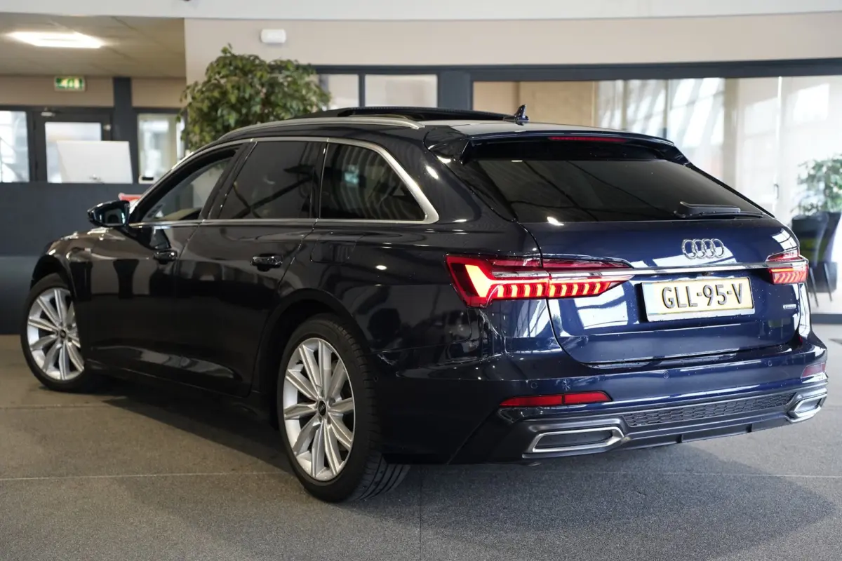 55 TFSI e quattro 367PK Pano Trek 360Cam Acc Pdc Leder