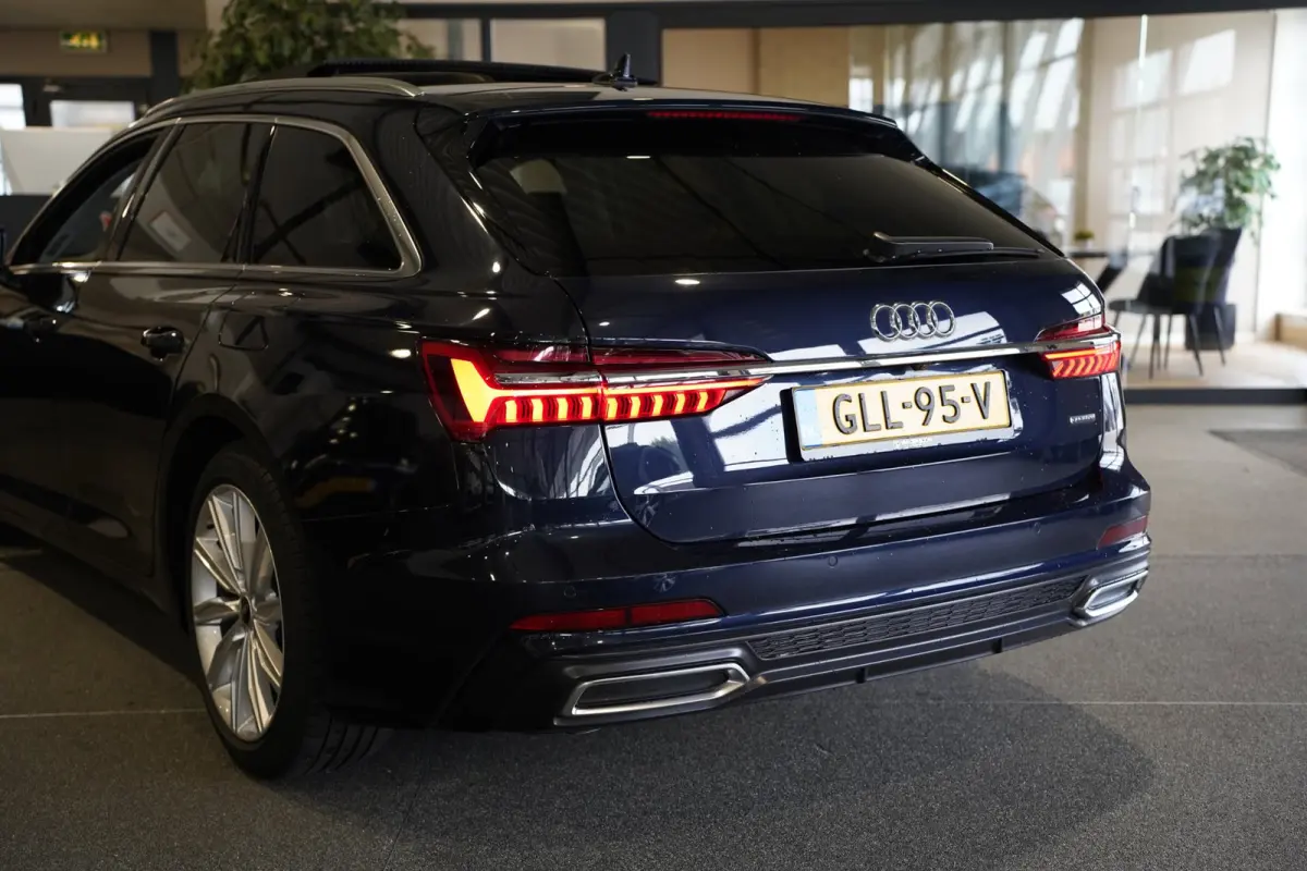 55 TFSI e quattro 367PK Pano Trek 360Cam Acc Pdc Leder
