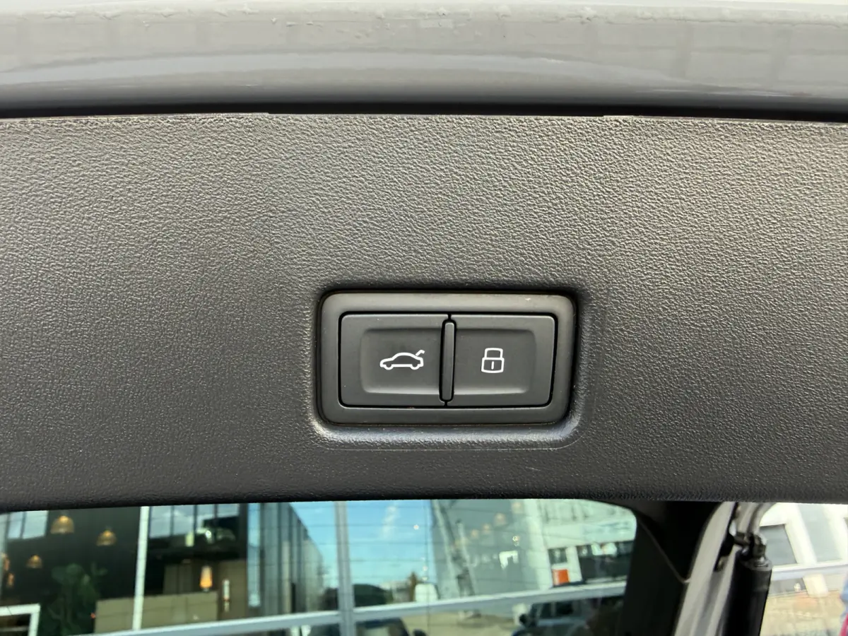 35 S-LINE 55 kWh Pano/Leder/Camera