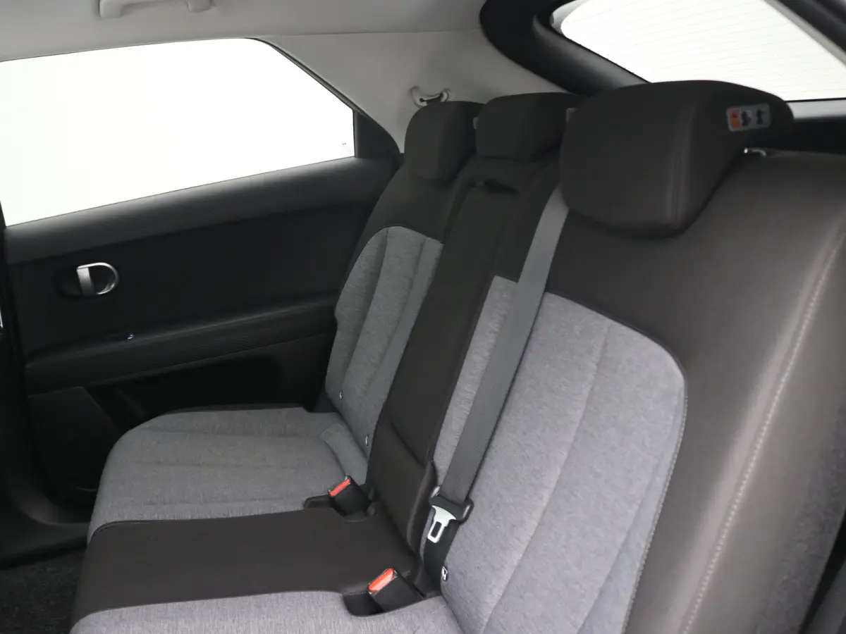 Connect 77.4 kWh / Navigatie / 3-fase Laden / BTW auto / Long Range / SOH 100% / Stoel en Stuurverwarming /