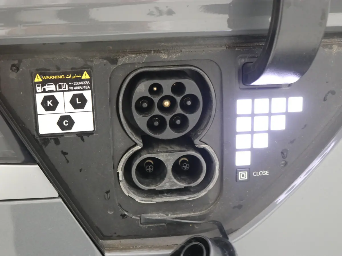 Connect 77.4 kWh / Navigatie / 3-fase Laden / BTW auto / Long Range / SOH 100% / Stoel en Stuurverwarming /