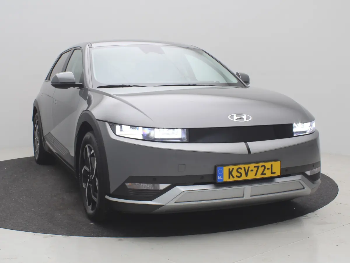 Connect 77.4 kWh / Navigatie / 3-fase Laden / BTW auto / Long Range / SOH 100% / Stoel en Stuurverwarming /