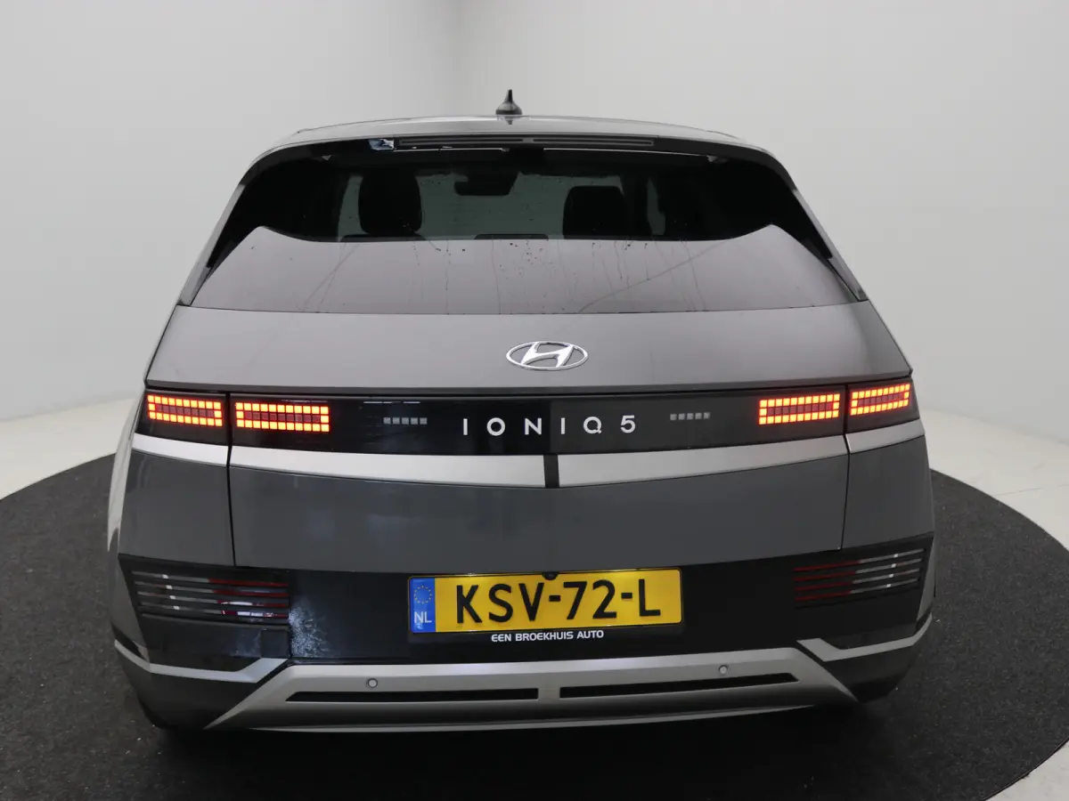 Connect 77.4 kWh / Navigatie / 3-fase Laden / BTW auto / Long Range / SOH 100% / Stoel en Stuurverwarming /