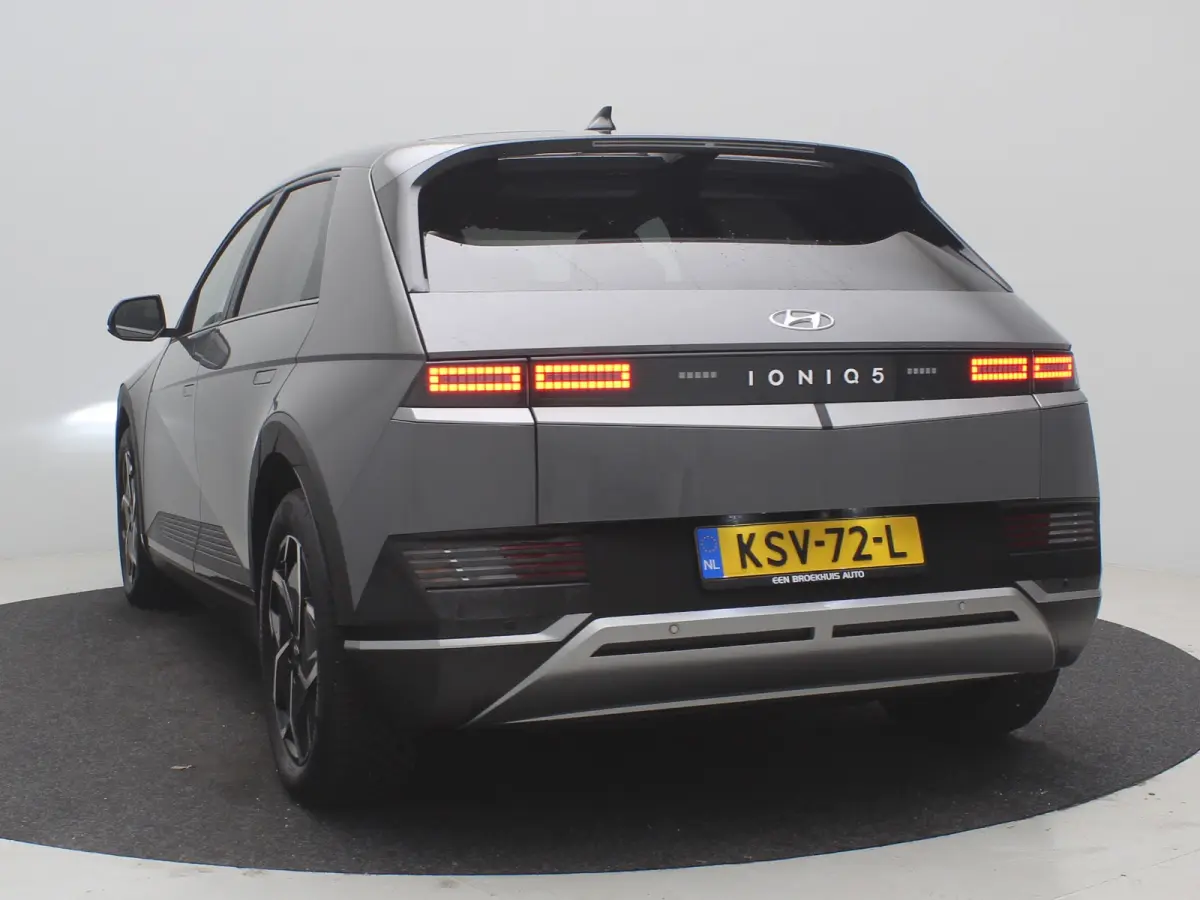 Connect 77.4 kWh / Navigatie / 3-fase Laden / BTW auto / Long Range / SOH 100% / Stoel en Stuurverwarming /