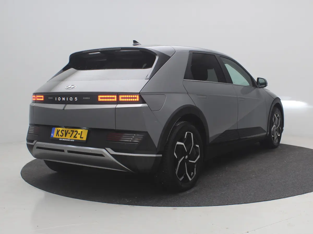 Connect 77.4 kWh / Navigatie / 3-fase Laden / BTW auto / Long Range / SOH 100% / Stoel en Stuurverwarming /