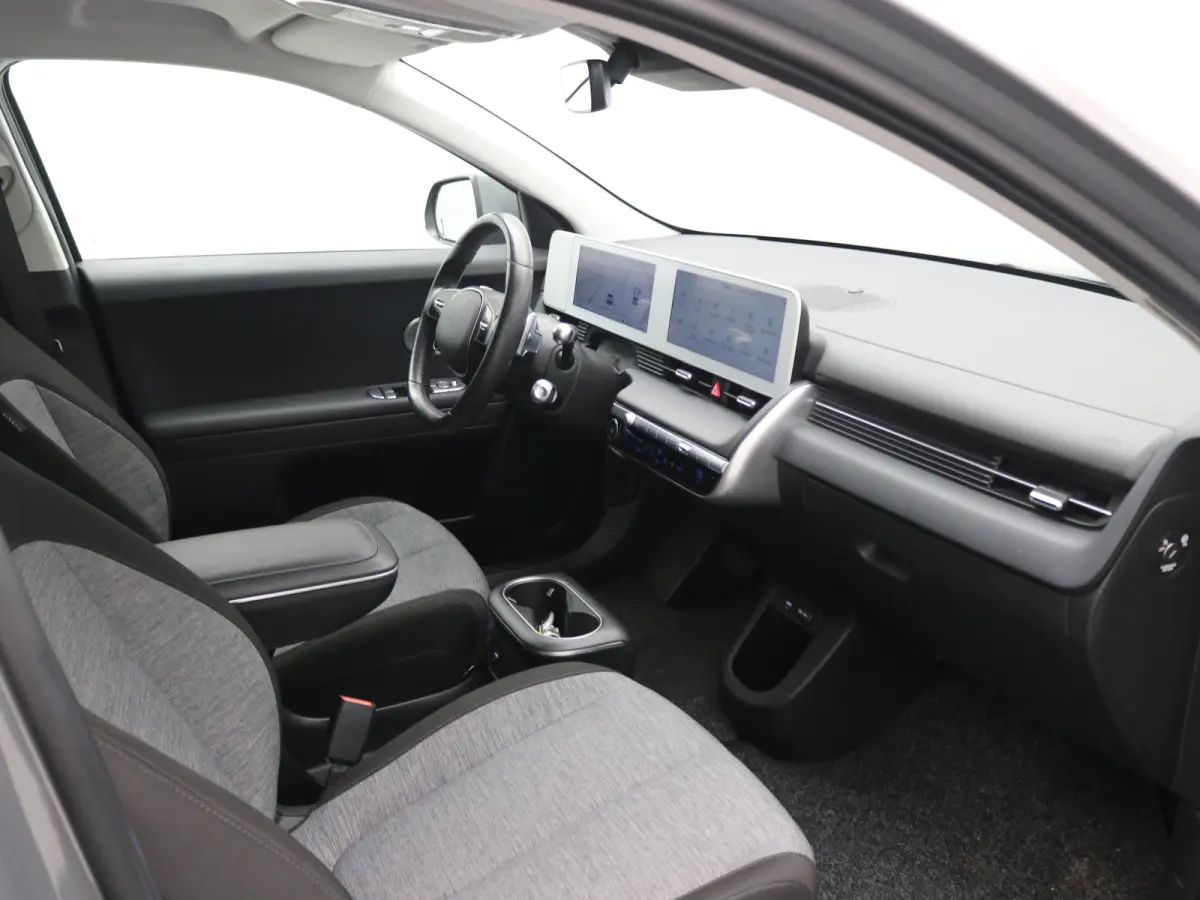 Connect 77.4 kWh / Navigatie / 3-fase Laden / BTW auto / Long Range / SOH 100% / Stoel en Stuurverwarming /