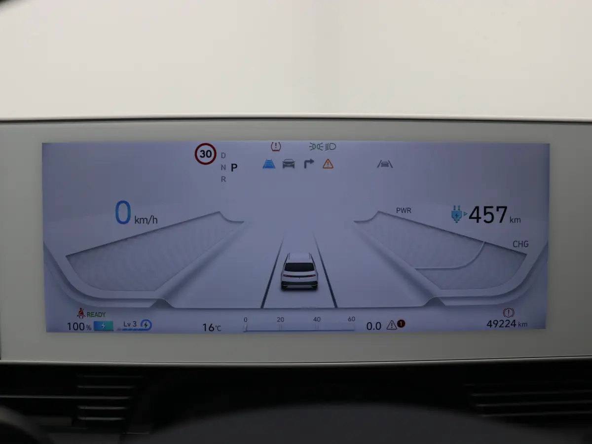Connect 77.4 kWh / Navigatie / 3-fase Laden / BTW auto / Long Range / SOH 100% / Stoel en Stuurverwarming /