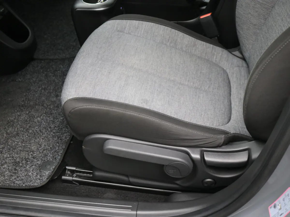 Connect 77.4 kWh / Navigatie / 3-fase Laden / BTW auto / Long Range / SOH 100% / Stoel en Stuurverwarming /
