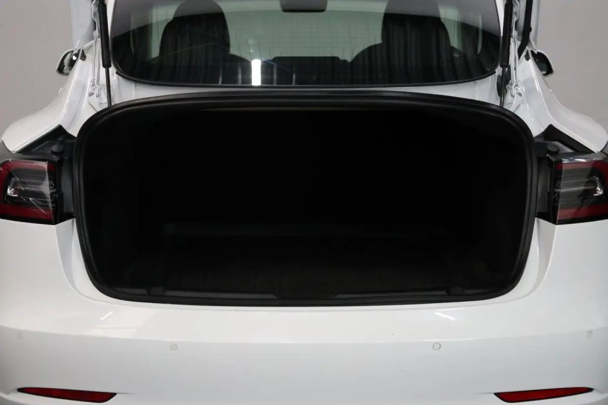 Standard RWD Plus 60 kWh PANORAMADAK/LEER+S.VERWARMING/LMV/360 CAM/CRUISE/ECC/12 MND GARANTIE!