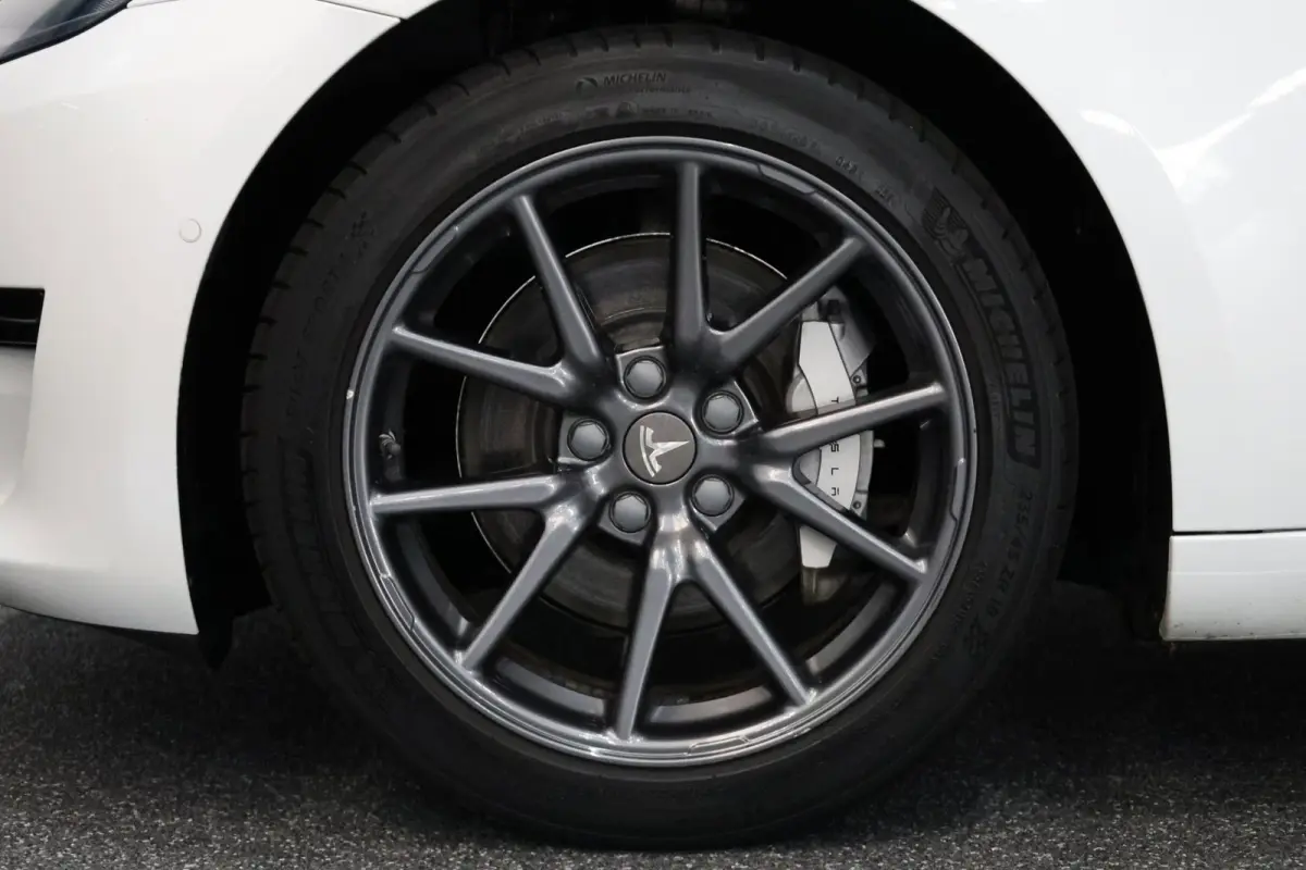 Standard RWD Plus 60 kWh PANORAMADAK/LEER+S.VERWARMING/LMV/360 CAM/CRUISE/ECC/12 MND GARANTIE!
