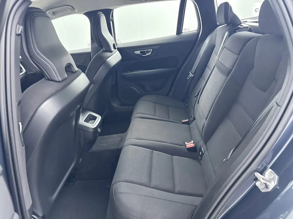 B4 Business Pro | 18" | Adaptieve Cruise | BLIS | Parkeercamera | Stoel/Stuurverwarming | Keyless | Elektr. Achterklep