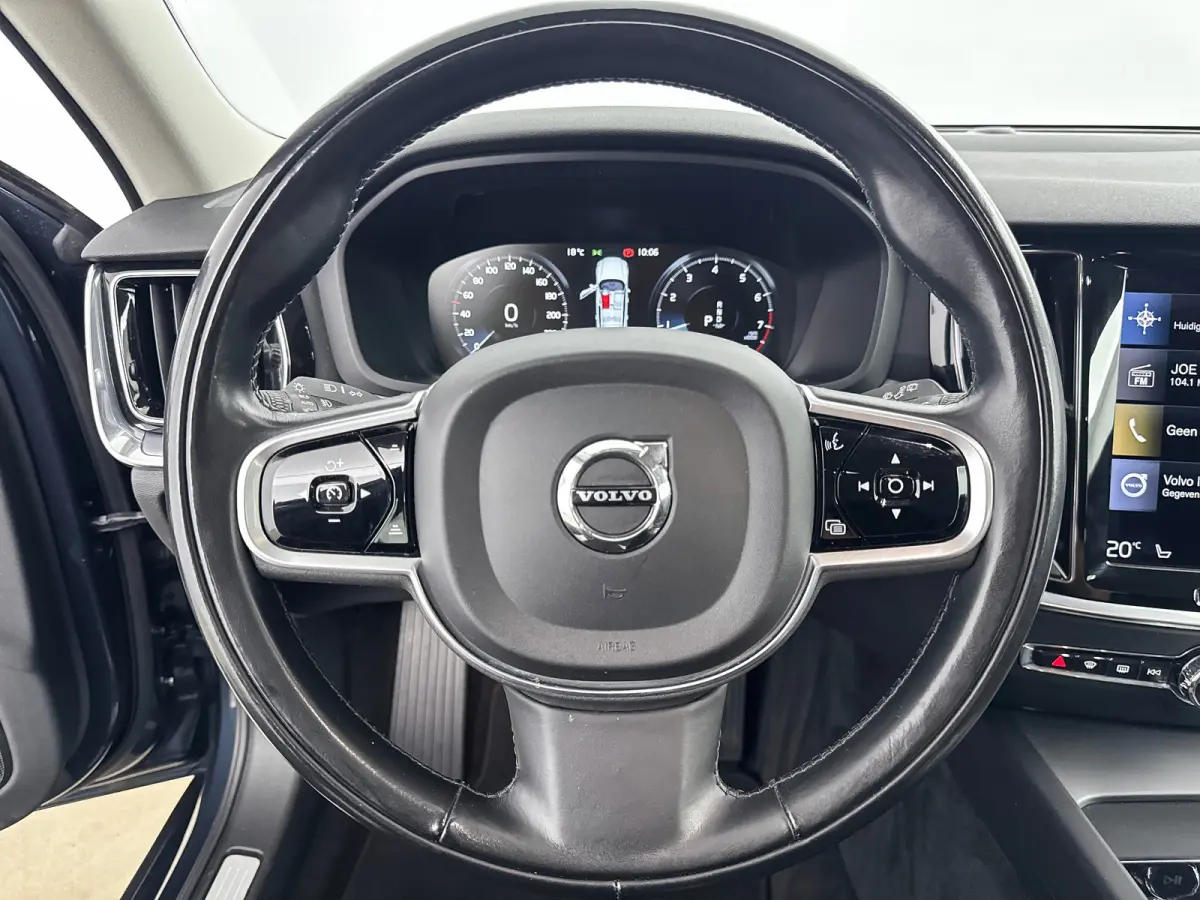 B4 Business Pro | 18" | Adaptieve Cruise | BLIS | Parkeercamera | Stoel/Stuurverwarming | Keyless | Elektr. Achterklep