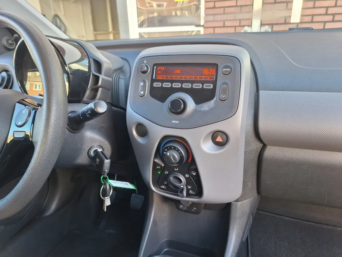 1.0 e-VTi Active 5Drs /Airco/Bluetooth/Led/Garantie