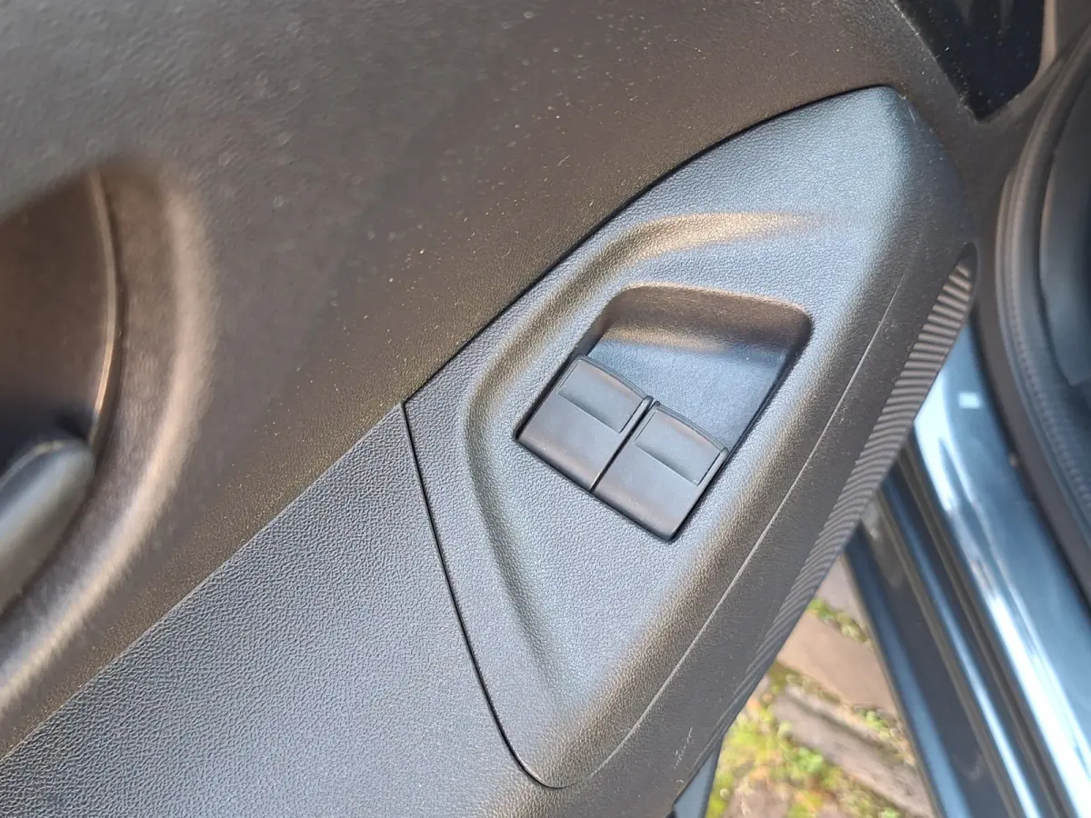 1.0 e-VTi Active 5Drs /Airco/Bluetooth/Led/Garantie