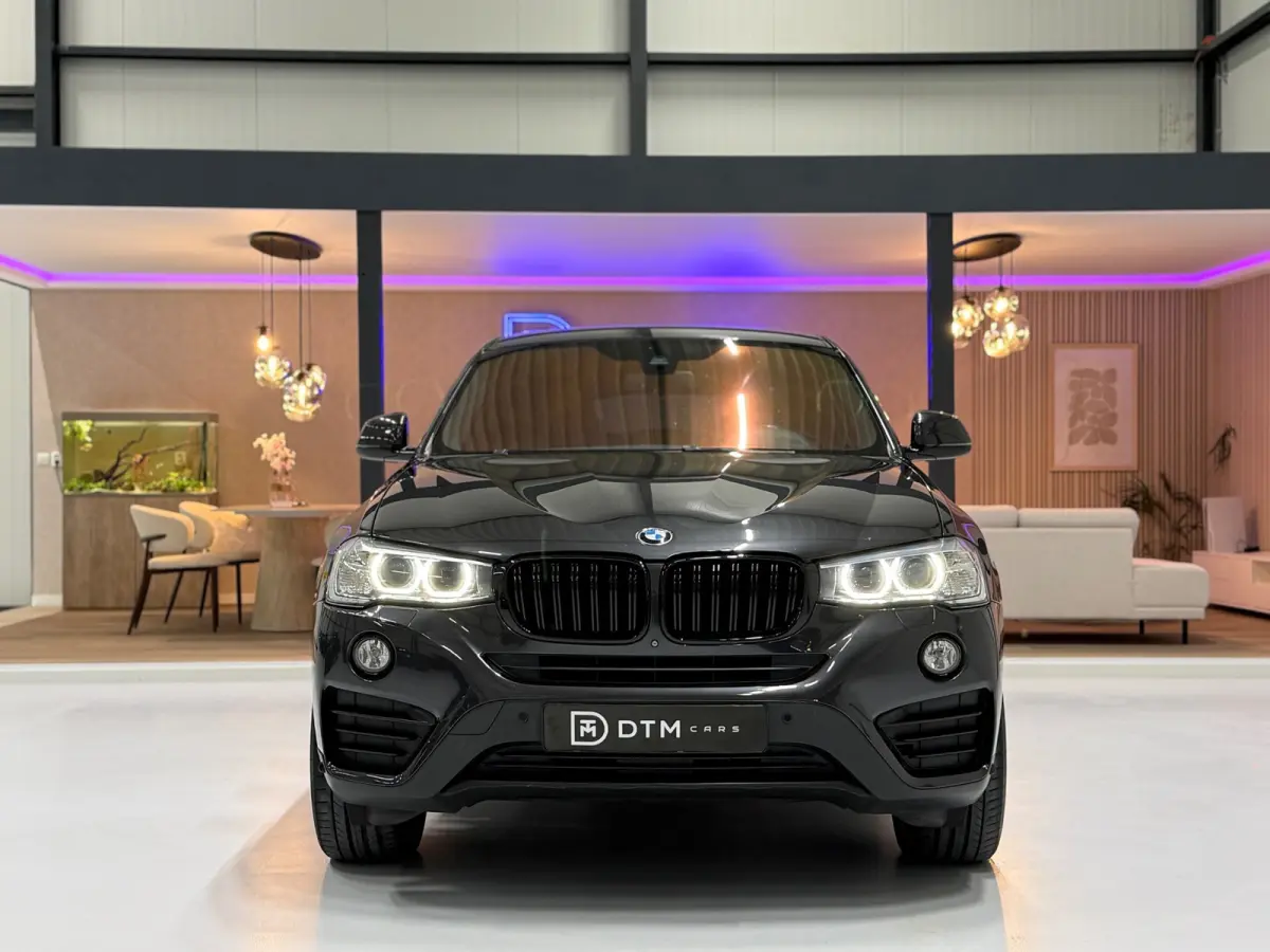 XDrive20i High Executive Aut.| Schuifdak |NAP|Head-Up Display | 360° Camera | Leder | Cruise Control | Navi | LED