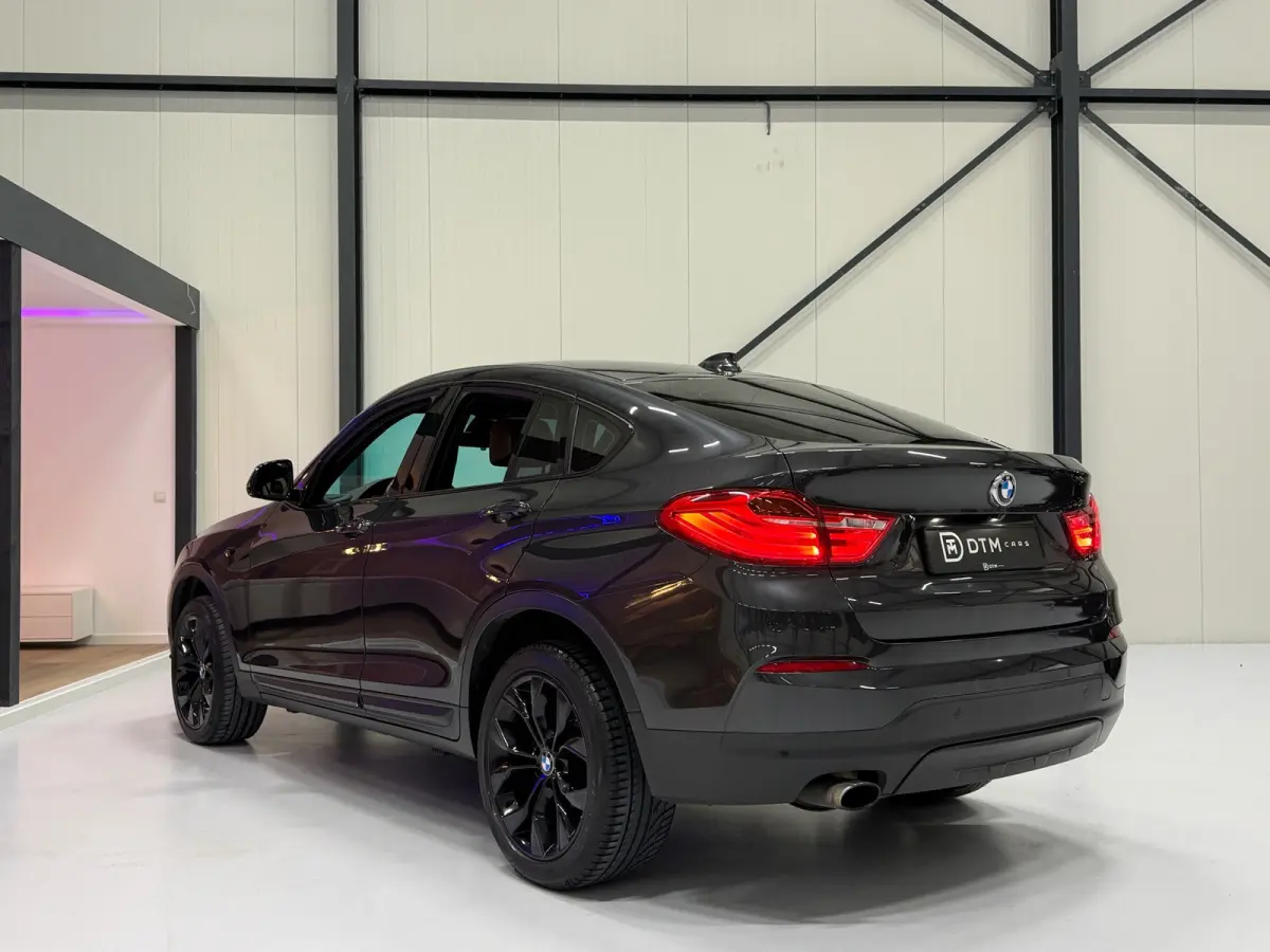 XDrive20i High Executive Aut.| Schuifdak |NAP|Head-Up Display | 360° Camera | Leder | Cruise Control | Navi | LED