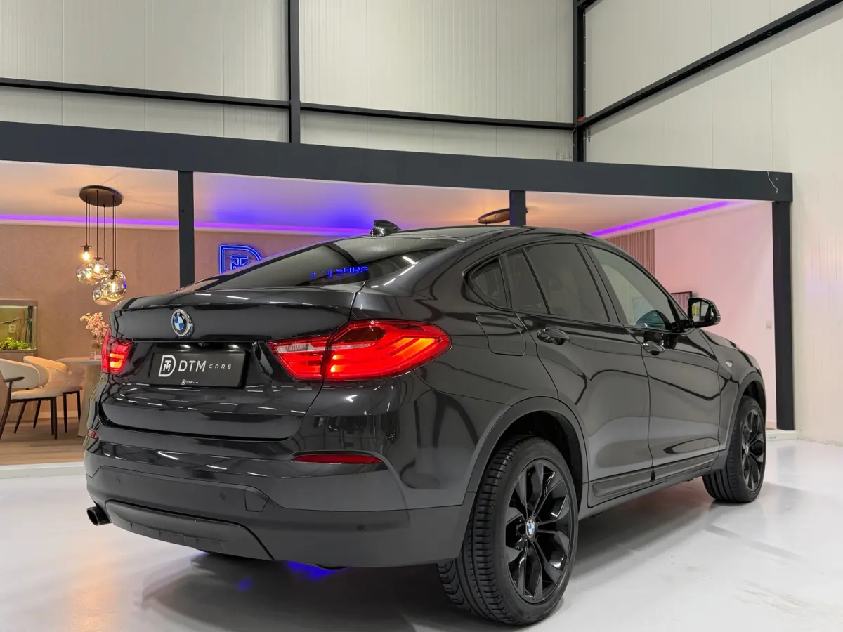 XDrive20i High Executive Aut.| Schuifdak |NAP|Head-Up Display | 360° Camera | Leder | Cruise Control | Navi | LED