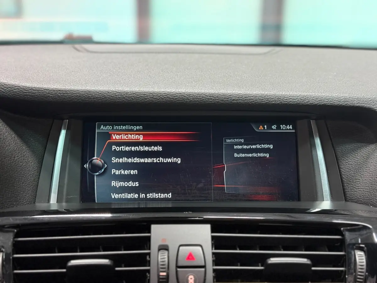 XDrive20i High Executive Aut.| Schuifdak |NAP|Head-Up Display | 360° Camera | Leder | Cruise Control | Navi | LED