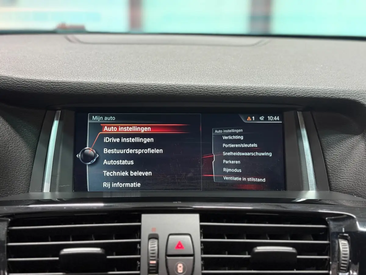 XDrive20i High Executive Aut.| Schuifdak |NAP|Head-Up Display | 360° Camera | Leder | Cruise Control | Navi | LED