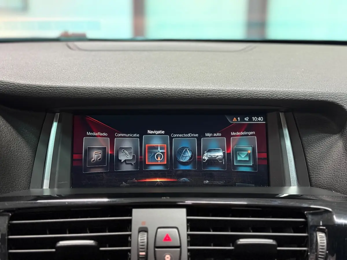 XDrive20i High Executive Aut.| Schuifdak |NAP|Head-Up Display | 360° Camera | Leder | Cruise Control | Navi | LED