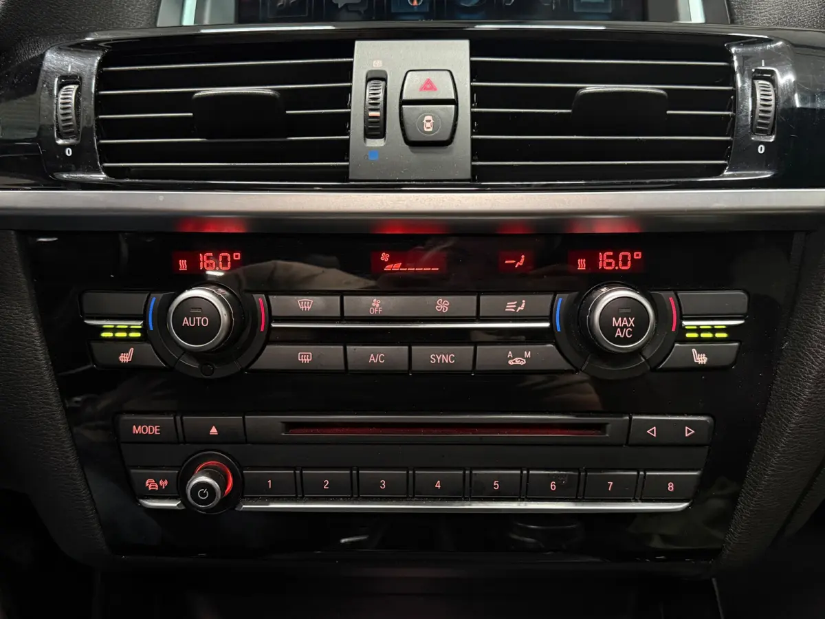 XDrive20i High Executive Aut.| Schuifdak |NAP|Head-Up Display | 360° Camera | Leder | Cruise Control | Navi | LED