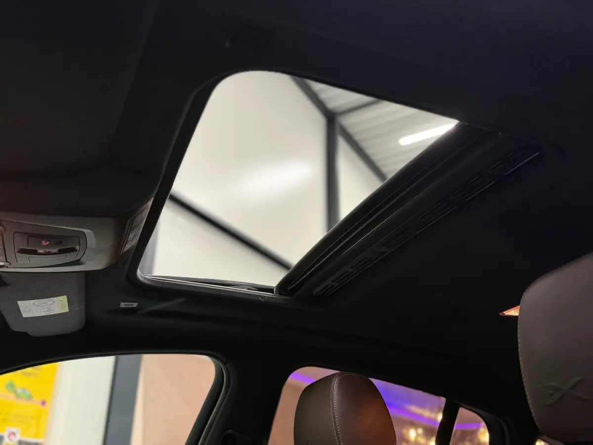 XDrive20i High Executive Aut.| Schuifdak |NAP|Head-Up Display | 360° Camera | Leder | Cruise Control | Navi | LED