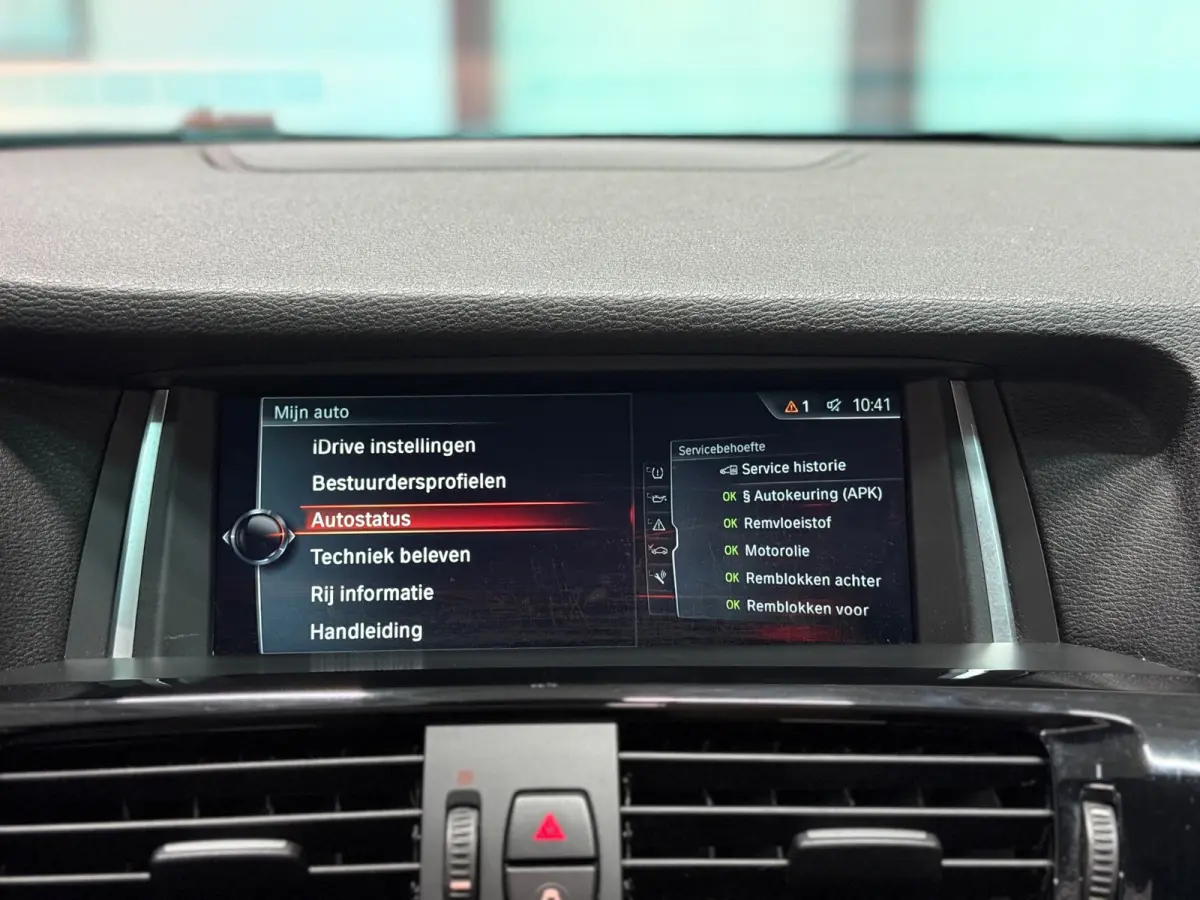 XDrive20i High Executive Aut.| Schuifdak |NAP|Head-Up Display | 360° Camera | Leder | Cruise Control | Navi | LED