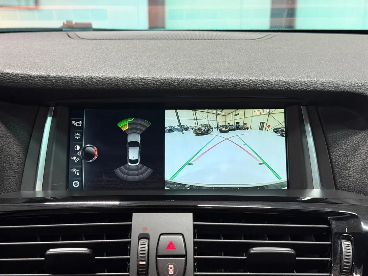 XDrive20i High Executive Aut.| Schuifdak |NAP|Head-Up Display | 360° Camera | Leder | Cruise Control | Navi | LED